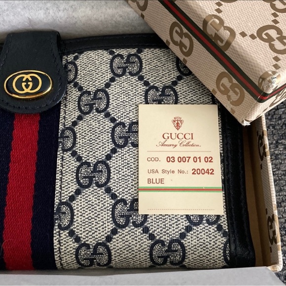 Gucci Vintage Wallet - Picture 2 of 8